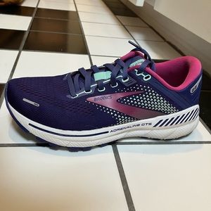 Brooks Adrenaline GTS 22 Women’s running/walking shoes